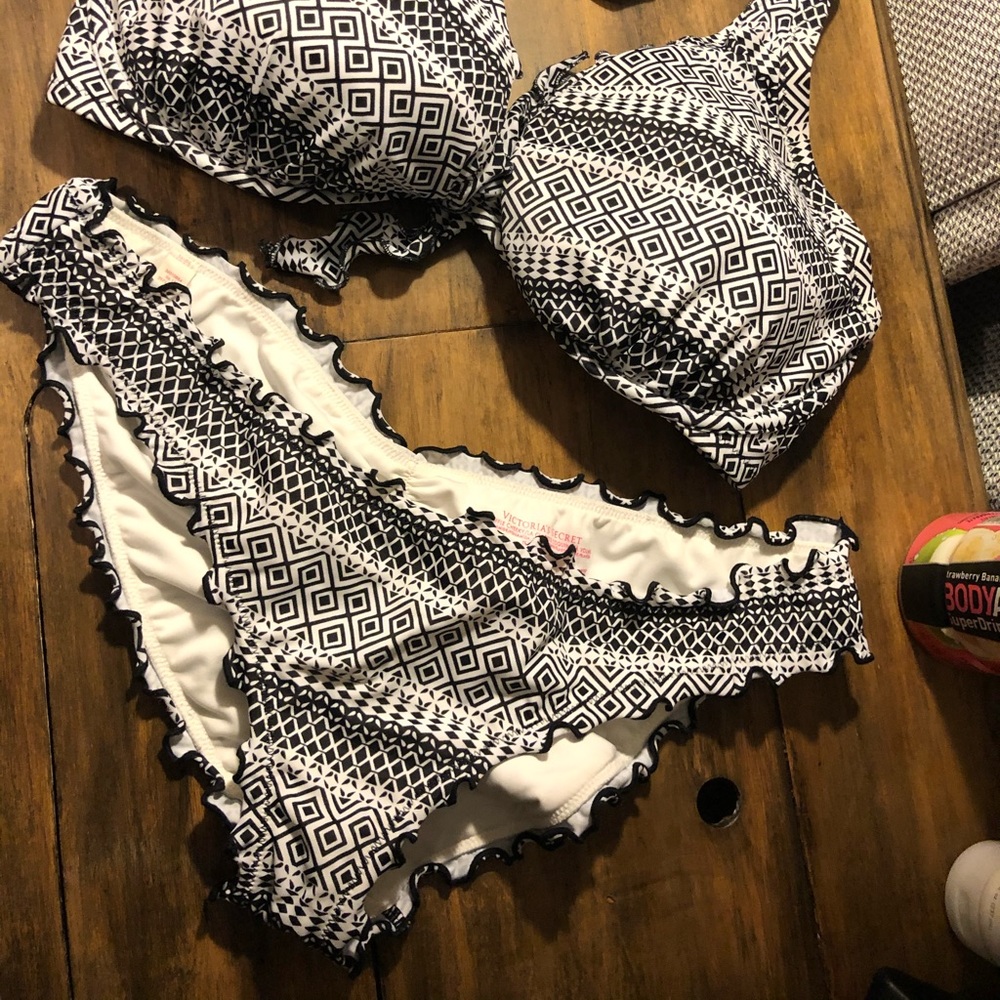 Victoria’s Secret bikini set - Aztec - padded